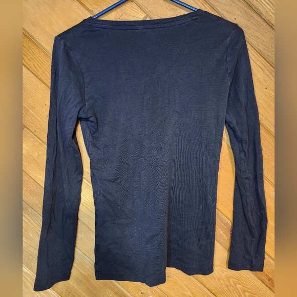 JcPenney solid black v neck long sleeved cotton shirt - Picture 5 of 9